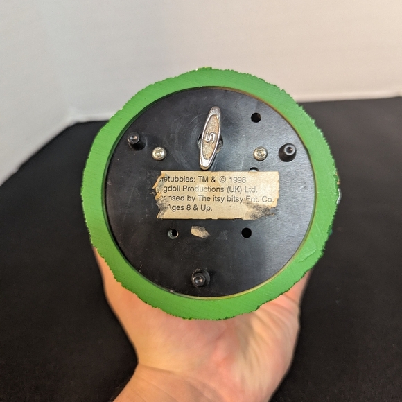 1998 Teletubbies Snowglobe/ Music Box - Picture 6 of 6